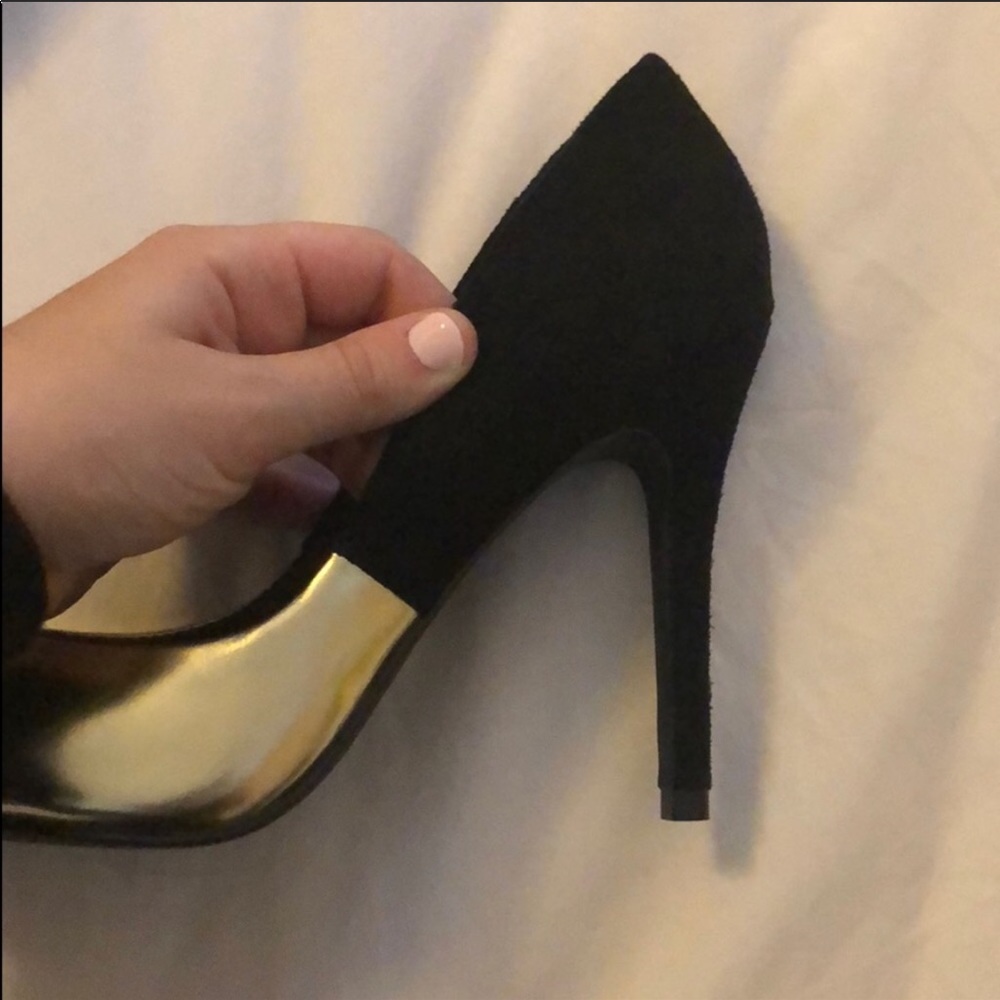 Charles David black and gold heel - Picture 4 of 4